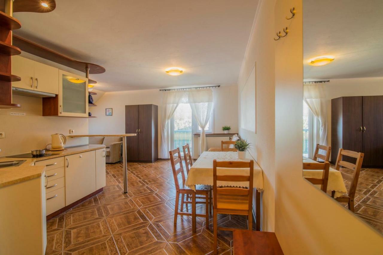 Pionow Rodzinne Apartamenty Urocza 10 كرينيتا مورسكا المظهر الخارجي الصورة